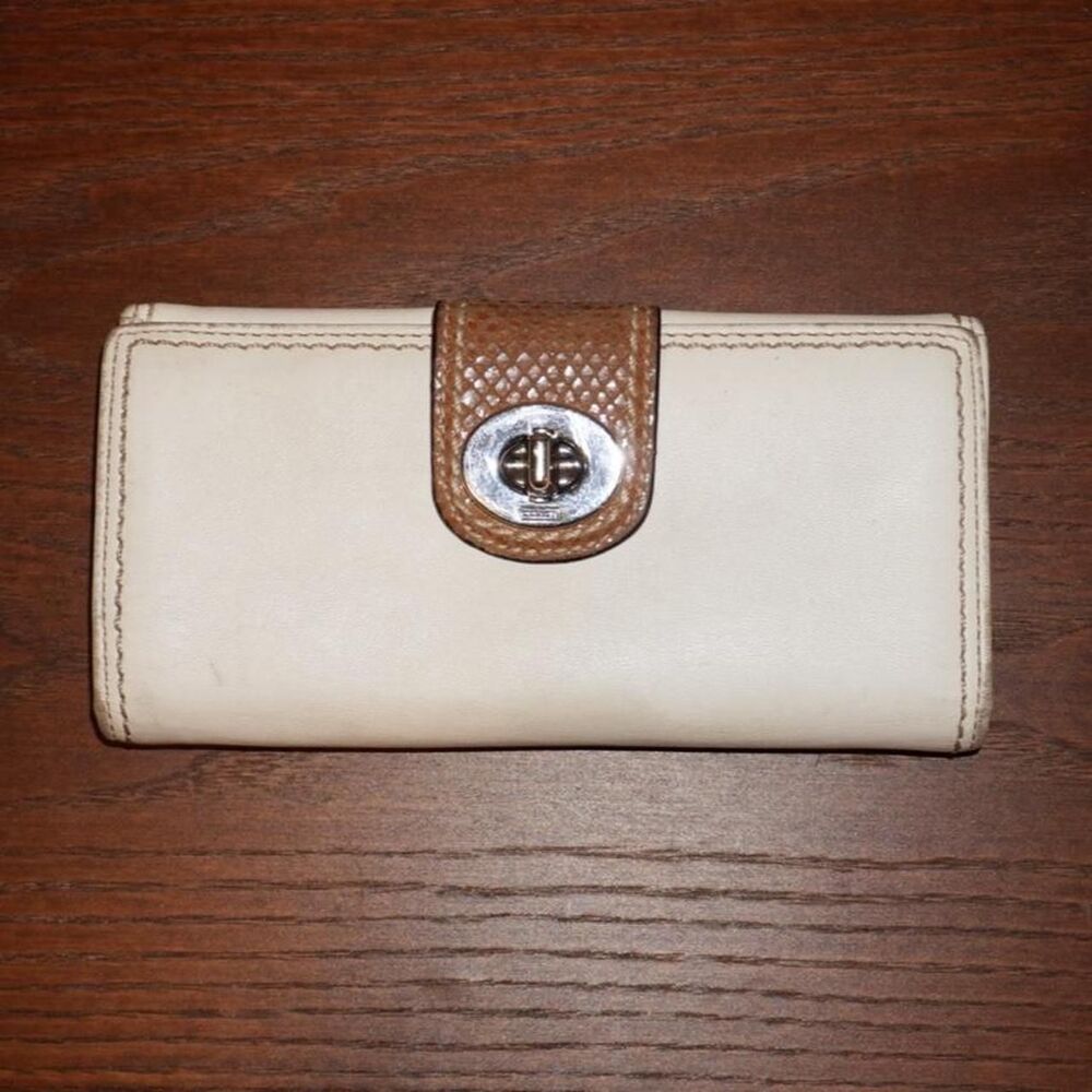 Coach Women's Cream and White Wallet-purses
